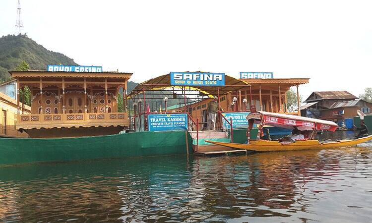 Safina Houseboat, Srinagar 3